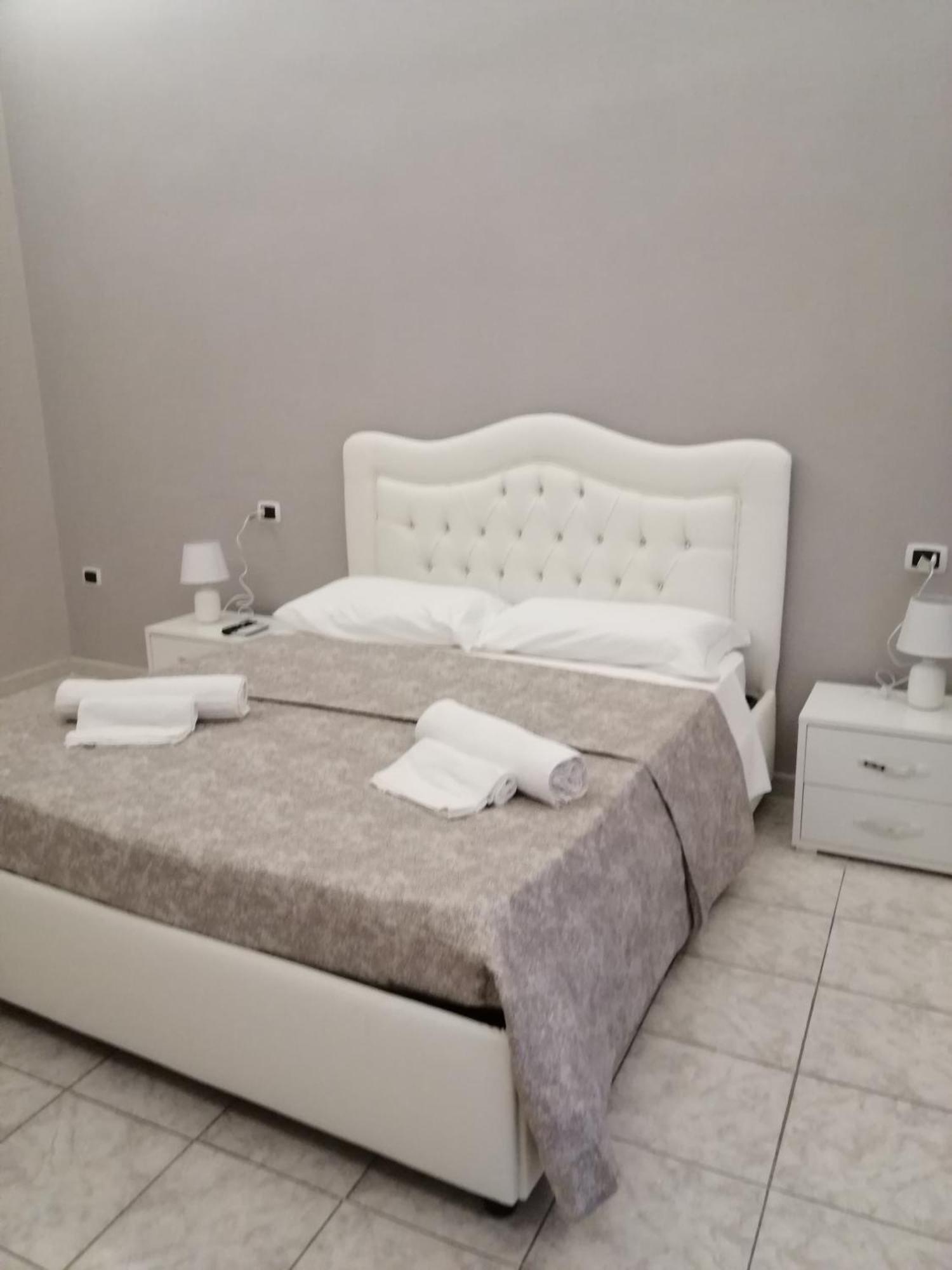נאפולי Francesco Home מראה חיצוני תמונה